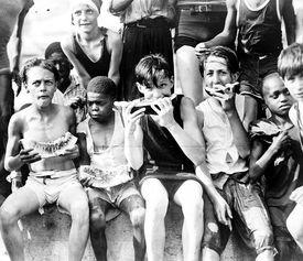 吃瓜拍照配音,趣味配音，解锁夏日欢乐新姿势