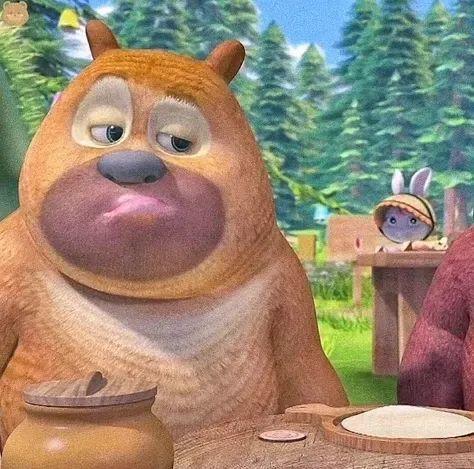 熊二吃瓜头像情侣,情侣头像中的欢乐时光