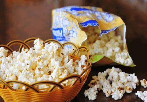 吃爆米花的吃瓜图片,吃瓜群众欢乐多