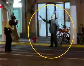 吃瓜群众看拆弹,吃瓜群众视角下的惊心动魄